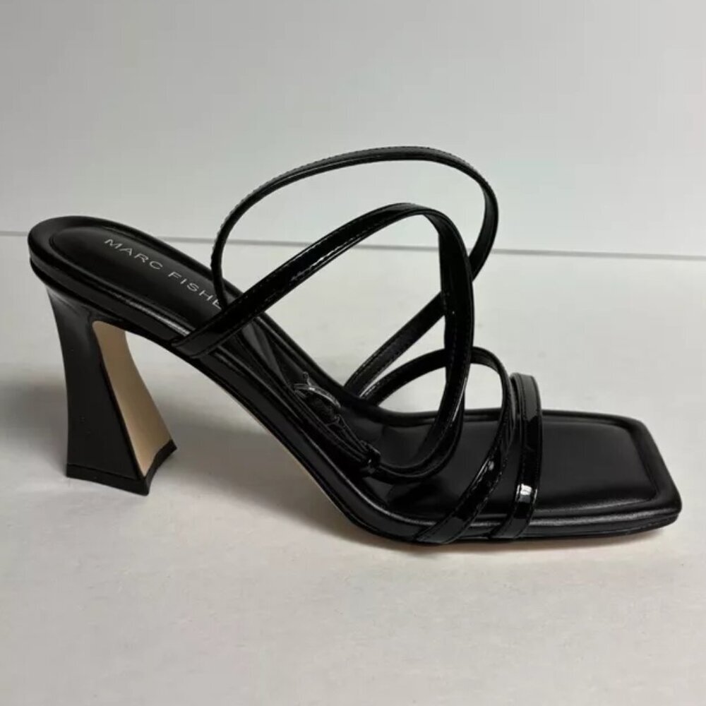 Marc Fisher Women’s Mahima, Black Strappy Sandals, Size 8 M